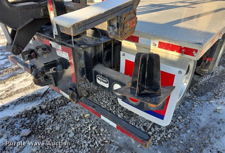 image for item YA2130 2017 Freightliner 114SD crane truck