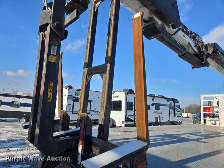 image for item YA2130 2017 Freightliner 114SD crane truck