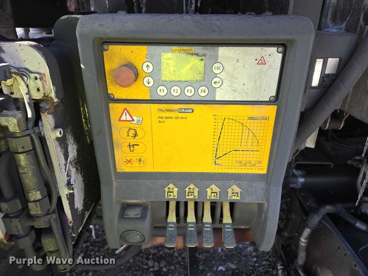 image for item YA2130 2017 Freightliner 114SD crane truck