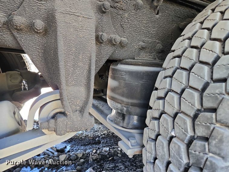 image for item YA2130 2017 Freightliner 114SD crane truck