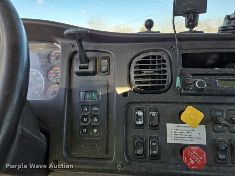 image for item YA2130 2017 Freightliner 114SD crane truck