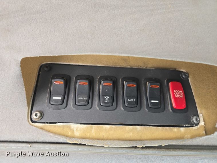 image for item YA2130 2017 Freightliner 114SD crane truck