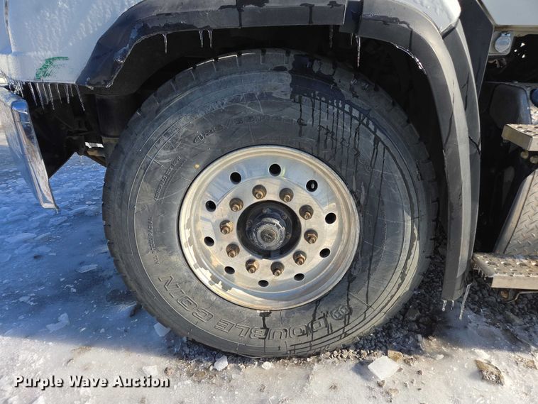 image for item YA2130 2017 Freightliner 114SD crane truck