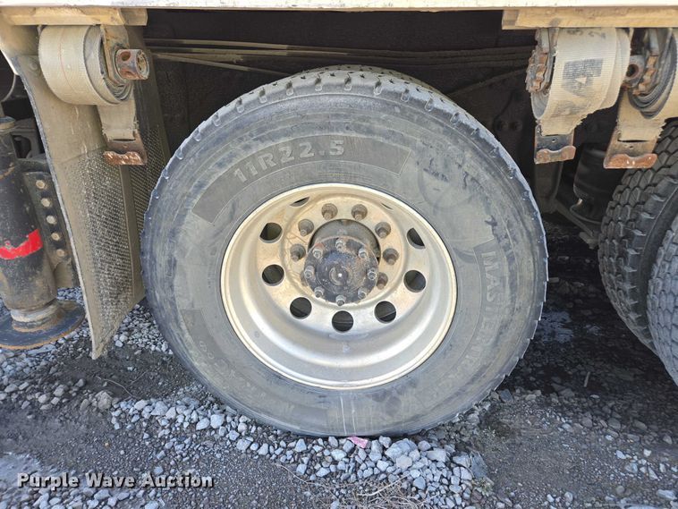 image for item YA2130 2017 Freightliner 114SD crane truck