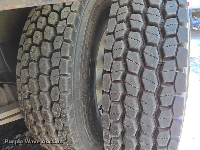 image for item YA2130 2017 Freightliner 114SD crane truck