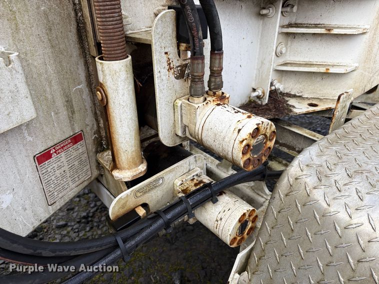 image for item YA2131 2016 Bandit 200UC  wood chipper