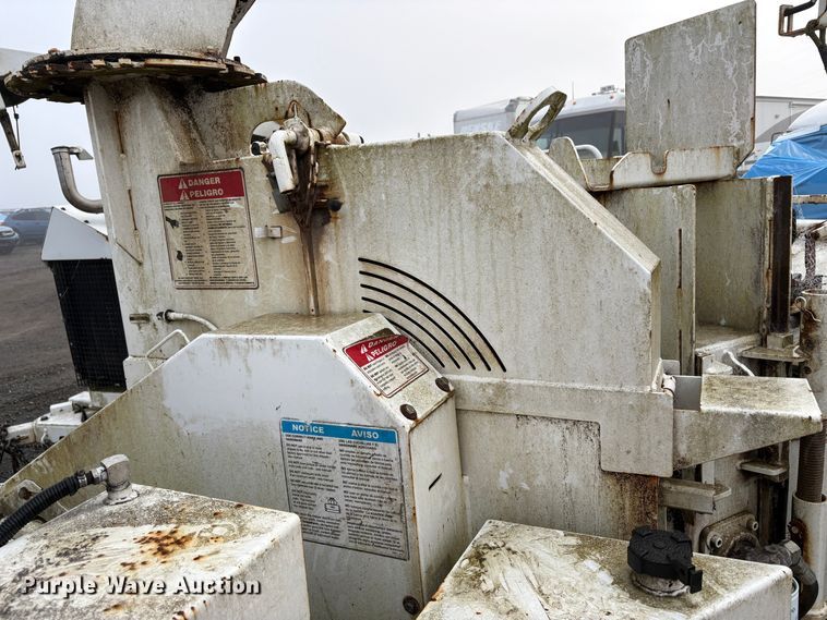 image for item YA2131 2016 Bandit 200UC  wood chipper