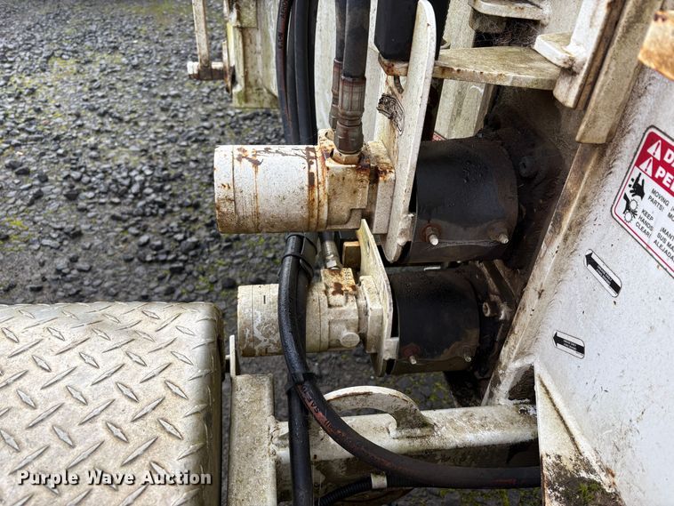 image for item YA2131 2016 Bandit 200UC  wood chipper