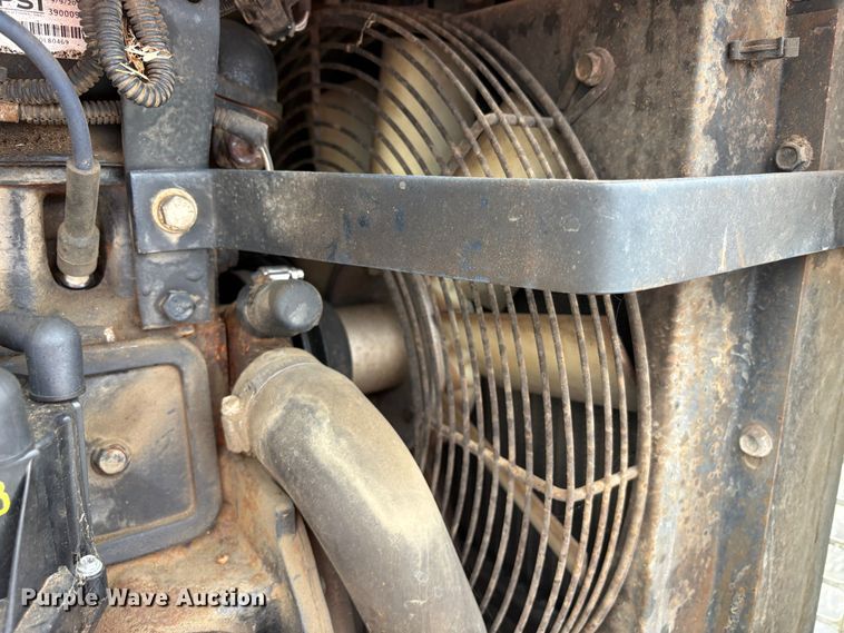 image for item YA2131 2016 Bandit 200UC  wood chipper