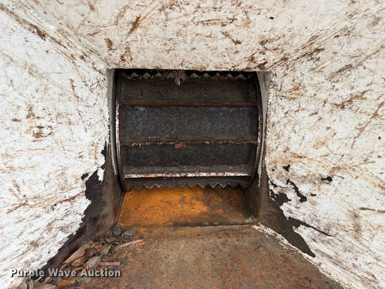 image for item YA2134 2014 Altec DC912A wood chipper