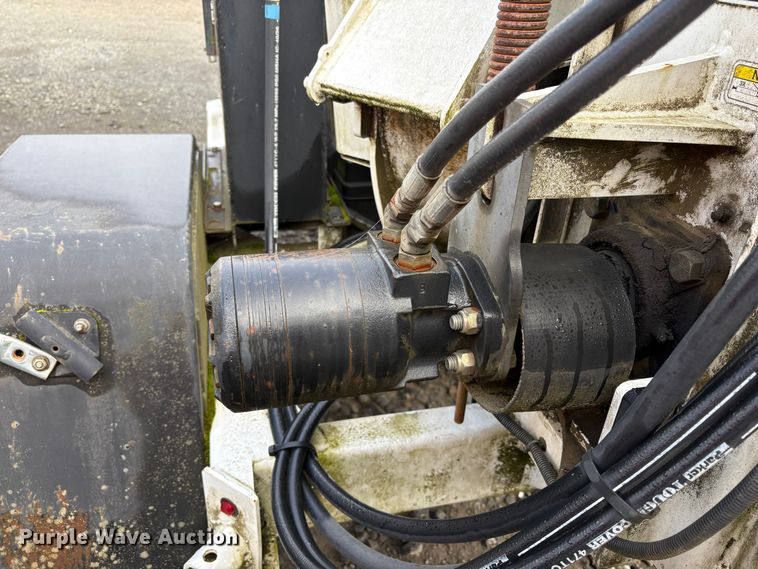 image for item YA2134 2014 Altec DC912A wood chipper