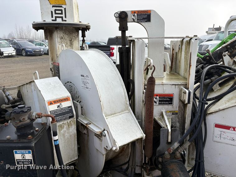 image for item YA2134 2014 Altec DC912A wood chipper