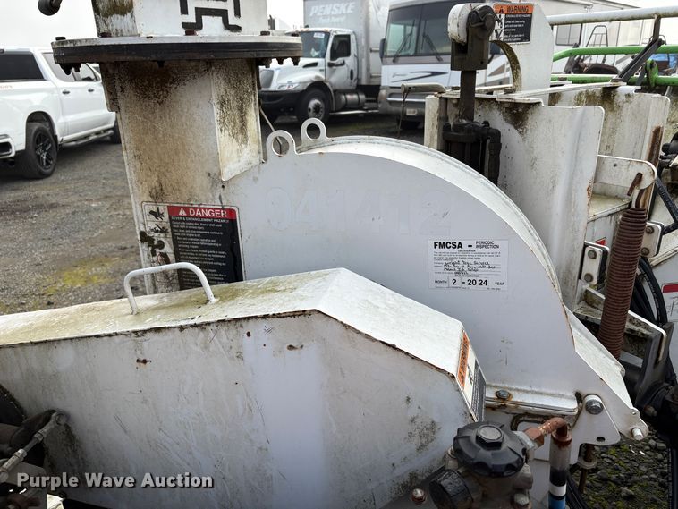 image for item YA2134 2014 Altec DC912A wood chipper