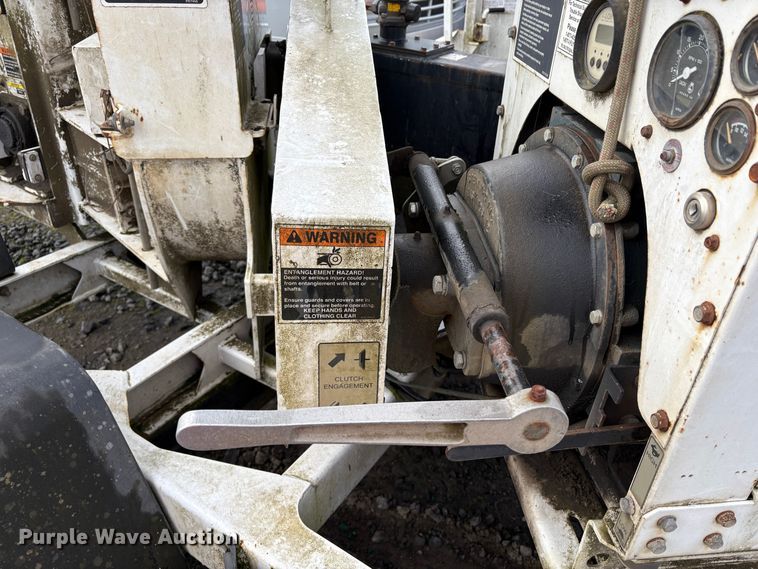 image for item YA2134 2014 Altec DC912A wood chipper