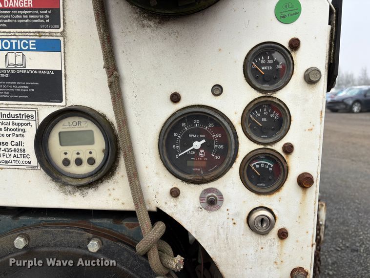 image for item YA2134 2014 Altec DC912A wood chipper