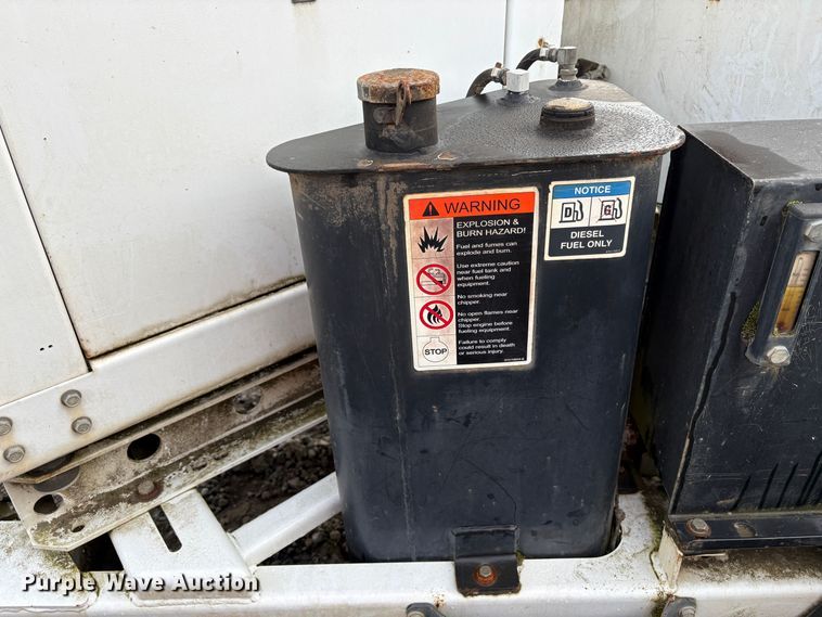 image for item YA2134 2014 Altec DC912A wood chipper