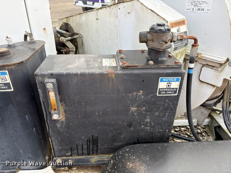 image for item YA2134 2014 Altec DC912A wood chipper