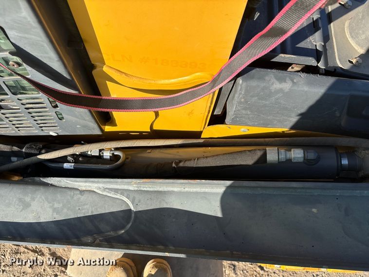 image for item YA2147 2018 John Deere 320G skid steer loader