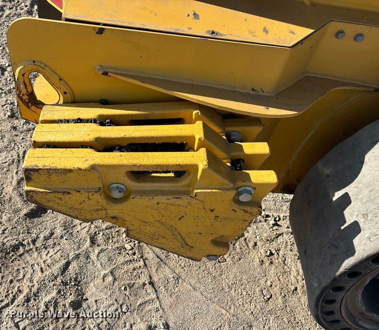 image for item YA2147 2018 John Deere 320G skid steer loader