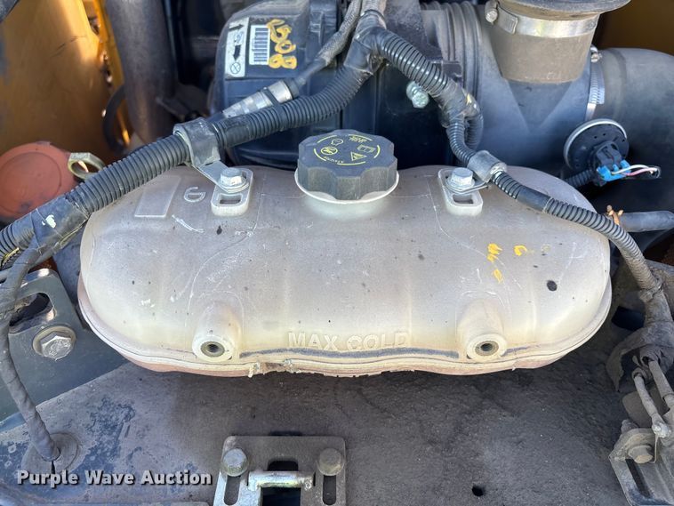 image for item YA2147 2018 John Deere 320G skid steer loader