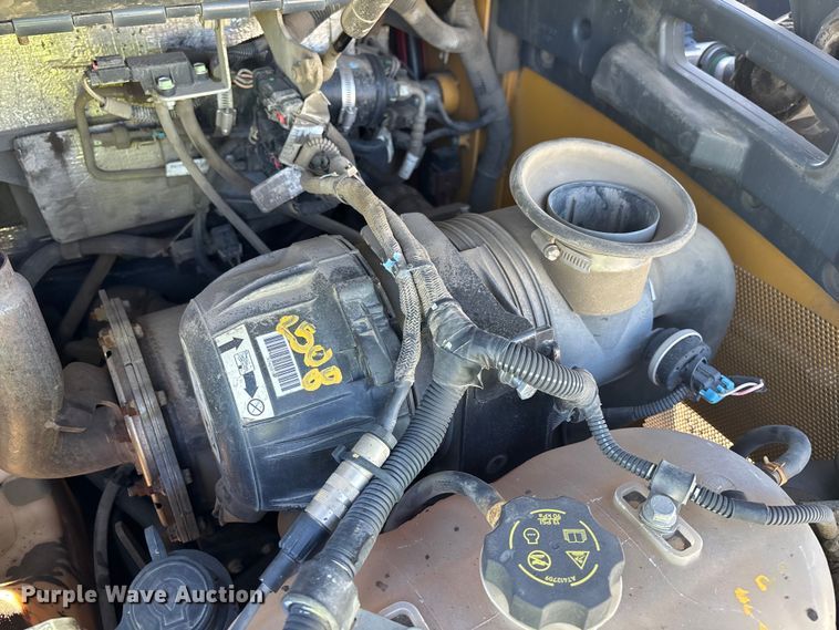 image for item YA2147 2018 John Deere 320G skid steer loader