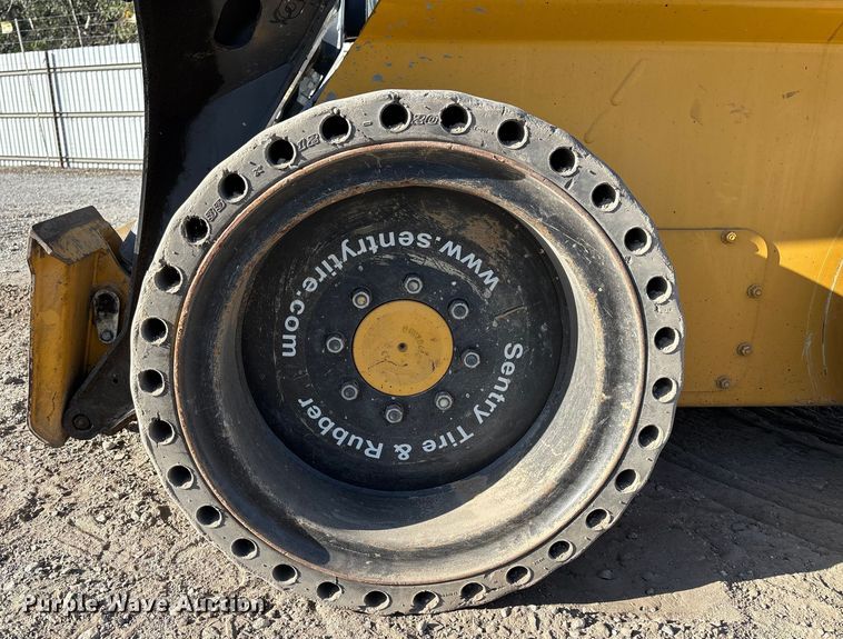 image for item YA2147 2018 John Deere 320G skid steer loader