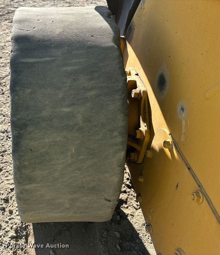 image for item YA2147 2018 John Deere 320G skid steer loader