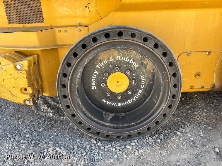 image for item YA2147 2018 John Deere 320G skid steer loader