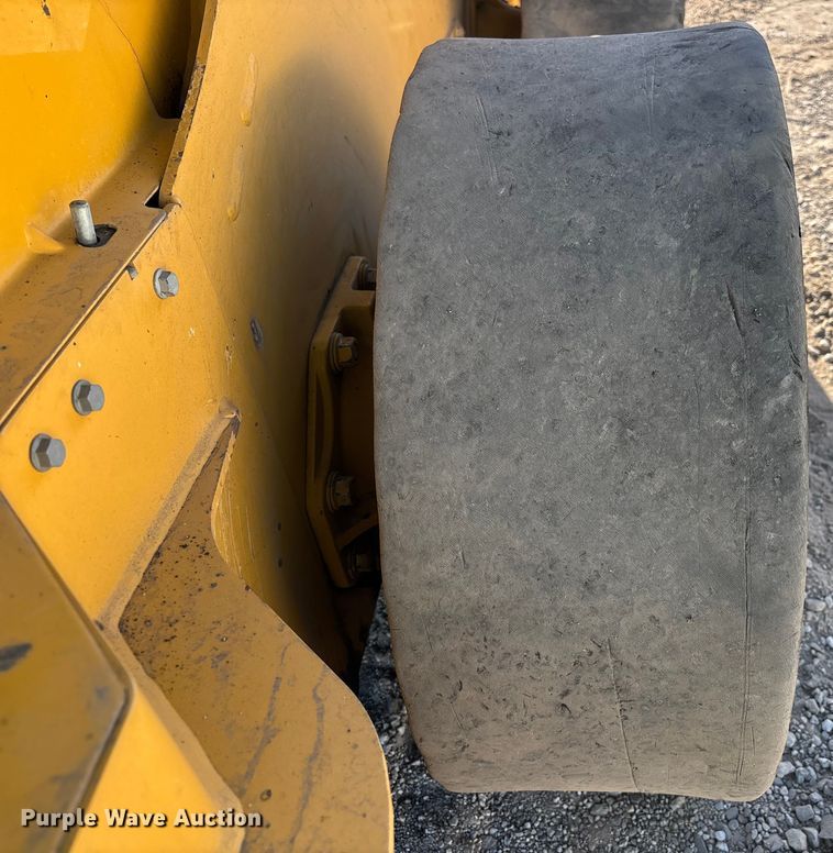 image for item YA2147 2018 John Deere 320G skid steer loader