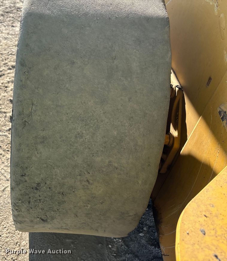 image for item YA2147 2018 John Deere 320G skid steer loader