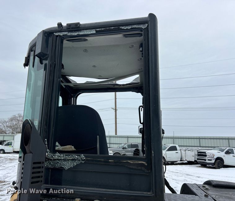 image for item YA2225 2015 John Deere 50G mini excavator