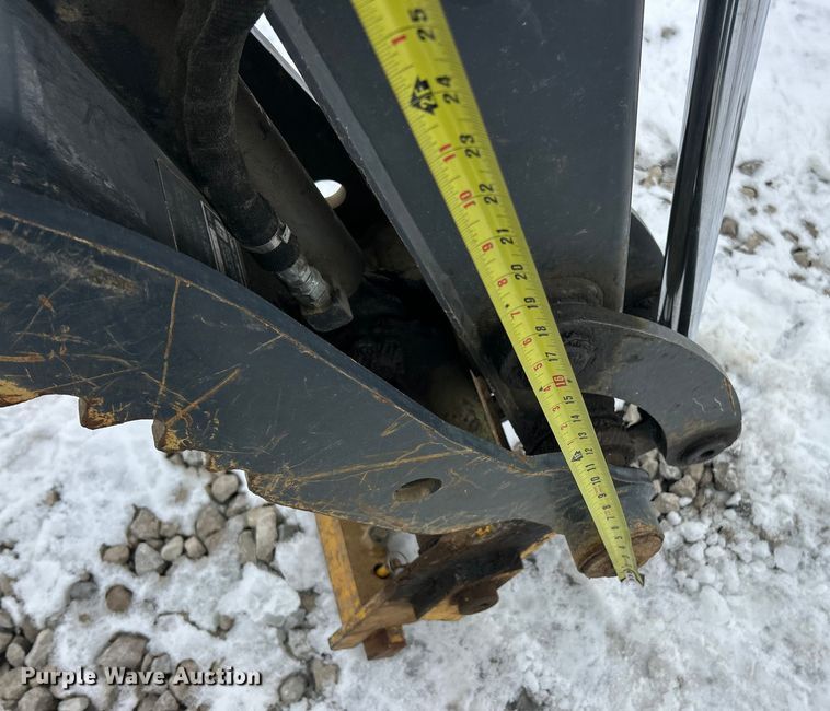 image for item YA2225 2015 John Deere 50G mini excavator