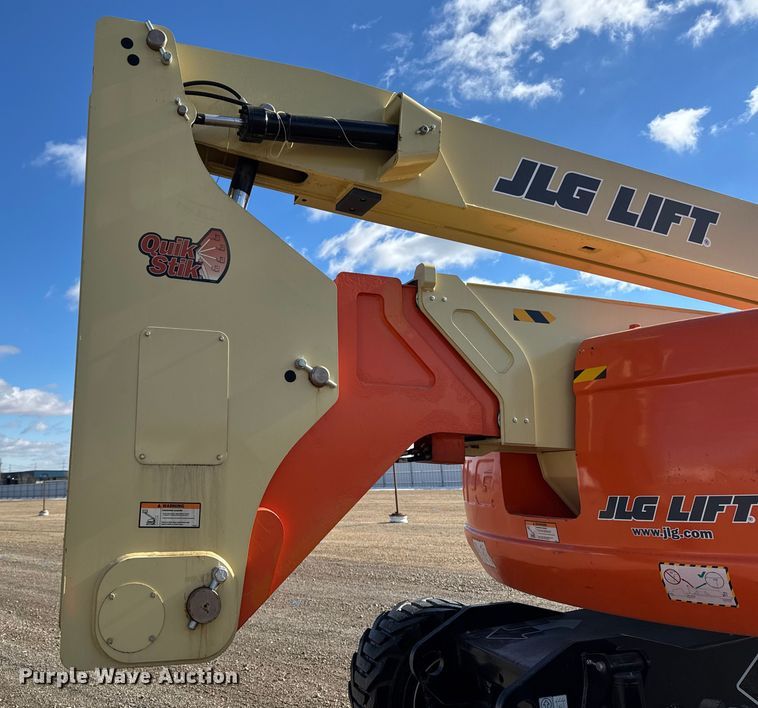 image for item YA2226 2013 JLG 800AJ boom lift