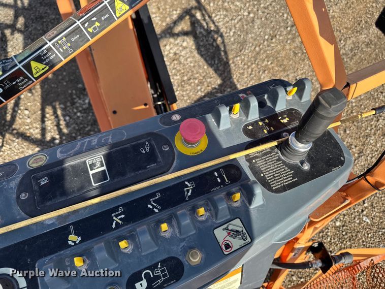 image for item YA2226 2013 JLG 800AJ boom lift