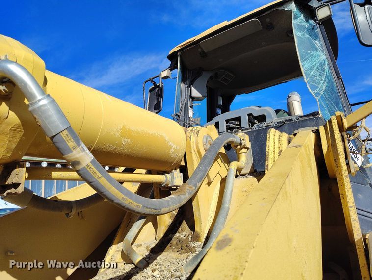 image for item YA2237 2004 Caterpillar 966G Series II wheel loader