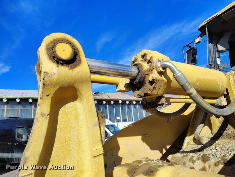 image for item YA2237 2004 Caterpillar 966G Series II wheel loader