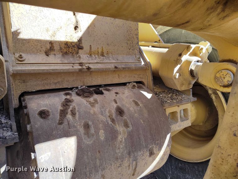 image for item YA2237 2004 Caterpillar 966G Series II wheel loader