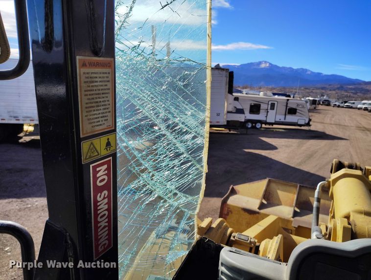 image for item YA2237 2004 Caterpillar 966G Series II wheel loader