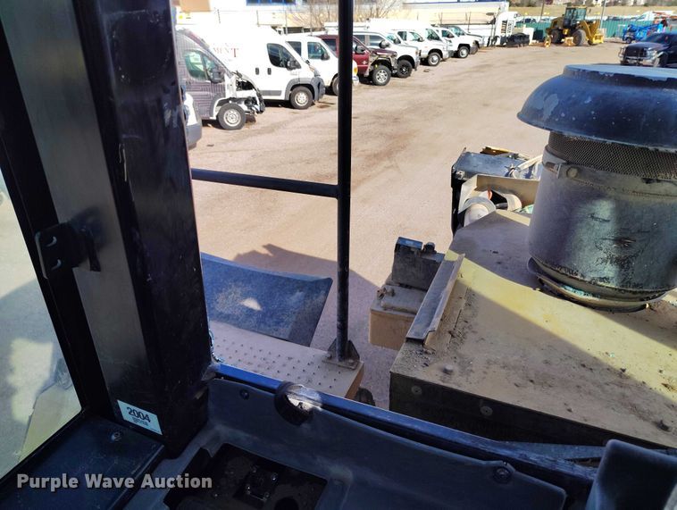 image for item YA2237 2004 Caterpillar 966G Series II wheel loader