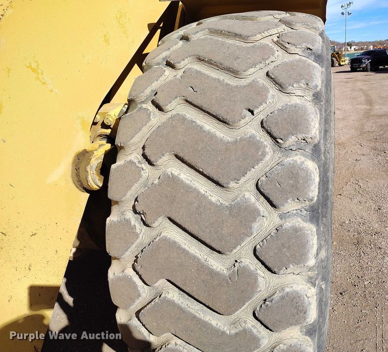 image for item YA2237 2004 Caterpillar 966G Series II wheel loader