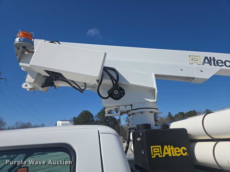 image for item YA2474 2015 Ford F450 Super Duty bucket truck