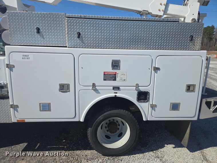 image for item YA2474 2015 Ford F450 Super Duty bucket truck