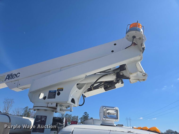 image for item YA2474 2015 Ford F450 Super Duty bucket truck