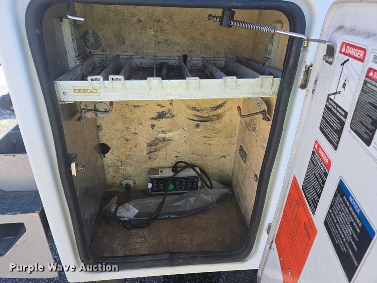 image for item YA2474 2015 Ford F450 Super Duty bucket truck