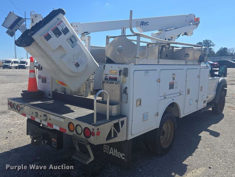 image for item YA2475 2015 Ford F450 Super Duty bucket truck