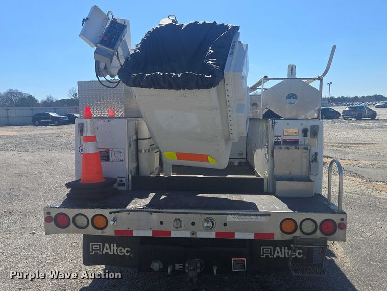 image for item YA2475 2015 Ford F450 Super Duty bucket truck