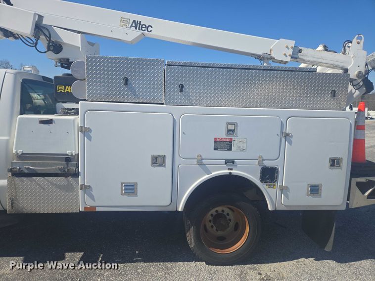 image for item YA2475 2015 Ford F450 Super Duty bucket truck