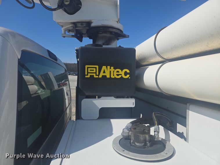 image for item YA2475 2015 Ford F450 Super Duty bucket truck