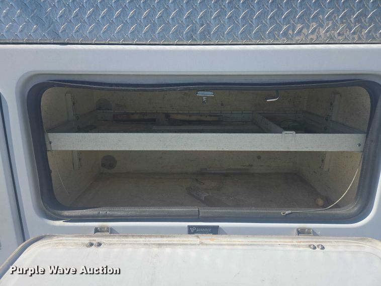 image for item YA2475 2015 Ford F450 Super Duty bucket truck