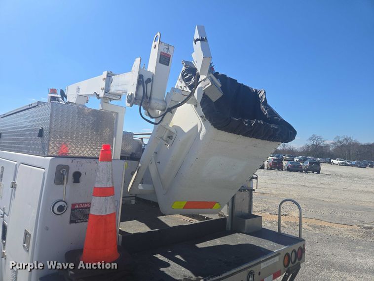 image for item YA2475 2015 Ford F450 Super Duty bucket truck